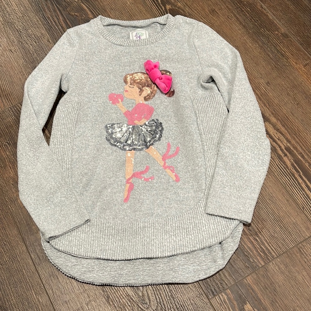 Color tree gray sweater with ballerina